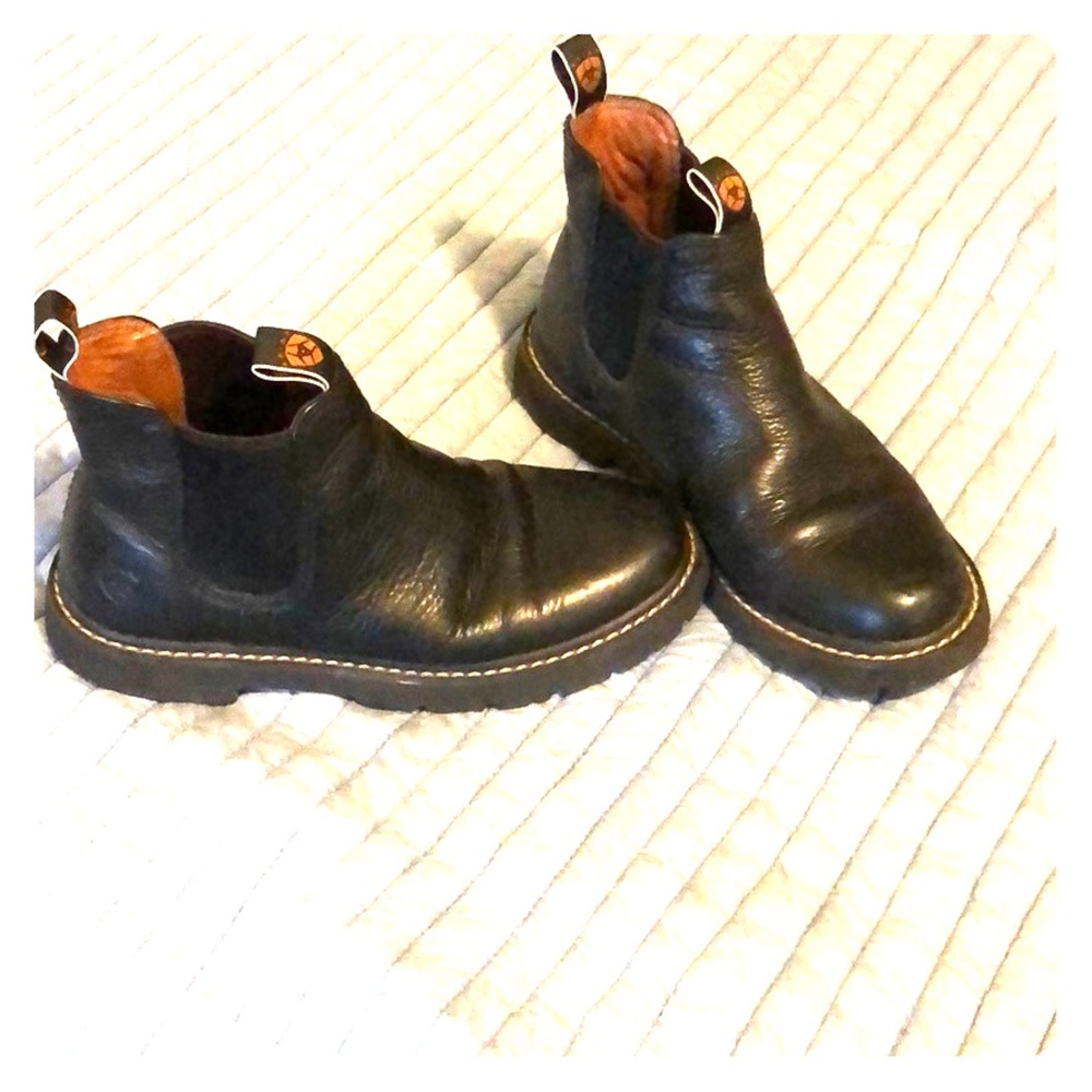 Ariat pull tab boots like Blundstones & Doc Martin